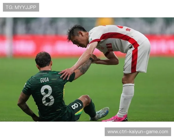 北京国安恩科洛洛头球摆渡，后点包抄推射得分